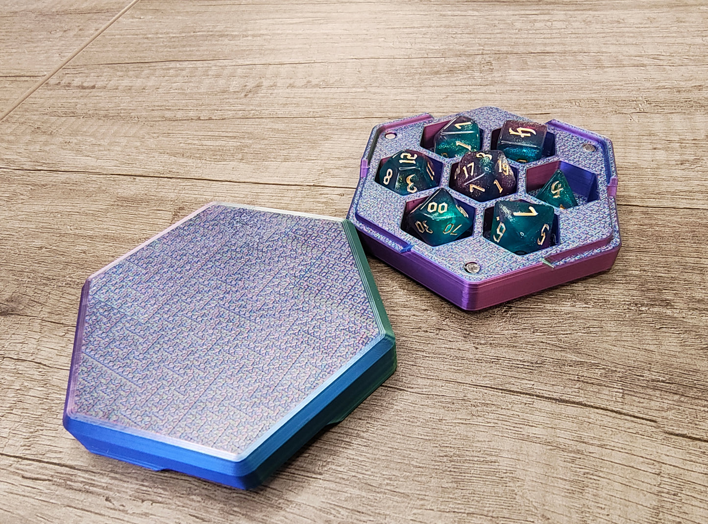 Magnetic Dice Case set complete with Dice